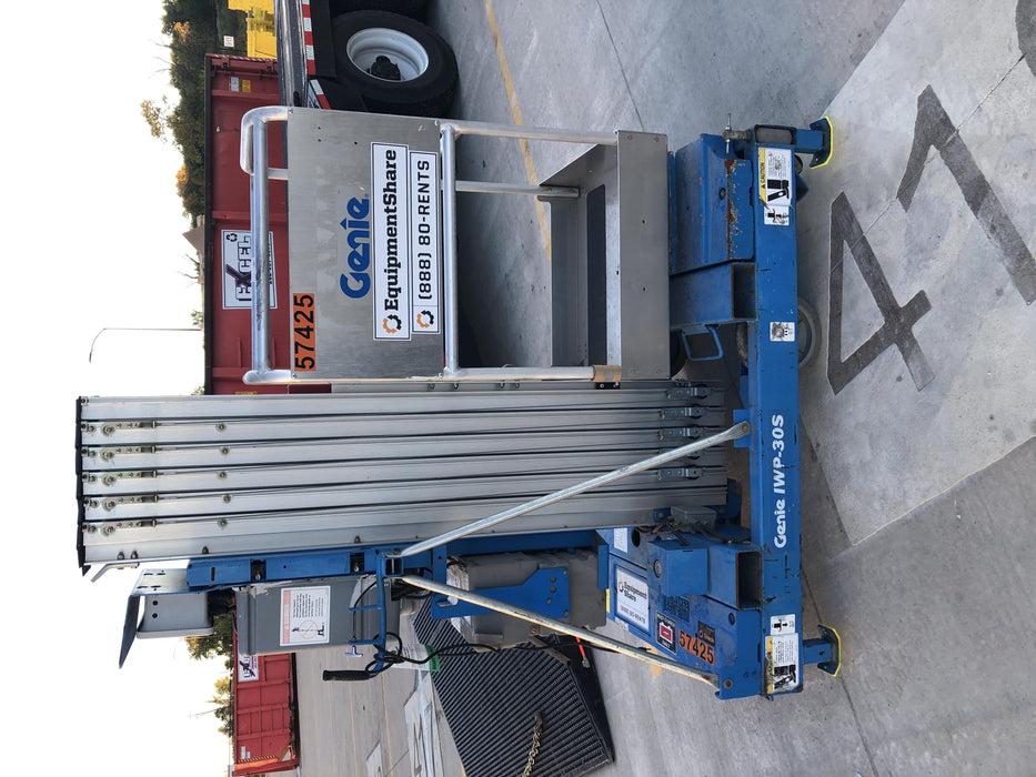 2008 GENIE IWP-30S