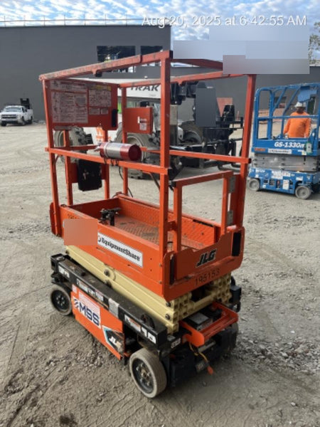 2021 JLG ES1330L