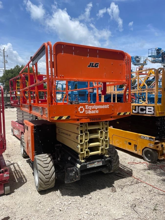 2022 JLG T350