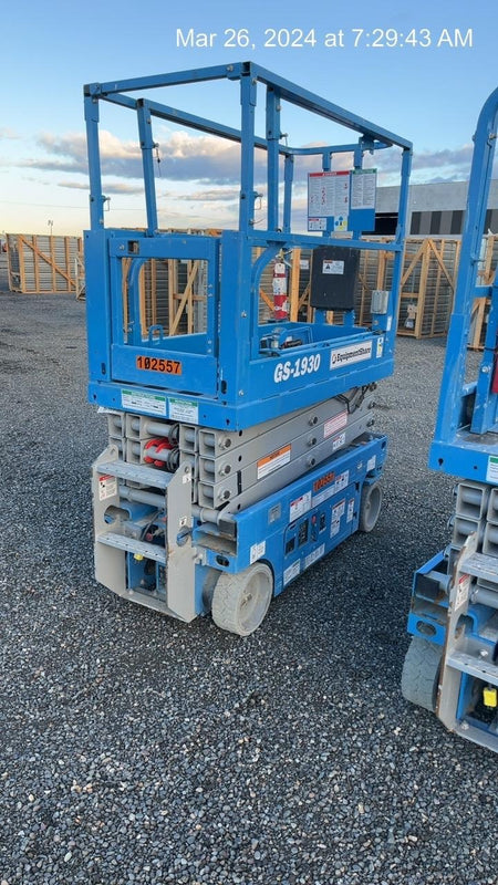 2020 Genie GS-1930 Solid Non Marking Tires, Beacon, Folding rails with half height swing gate, 800W Inverter