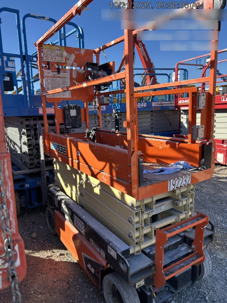 2021 JLG ES1932