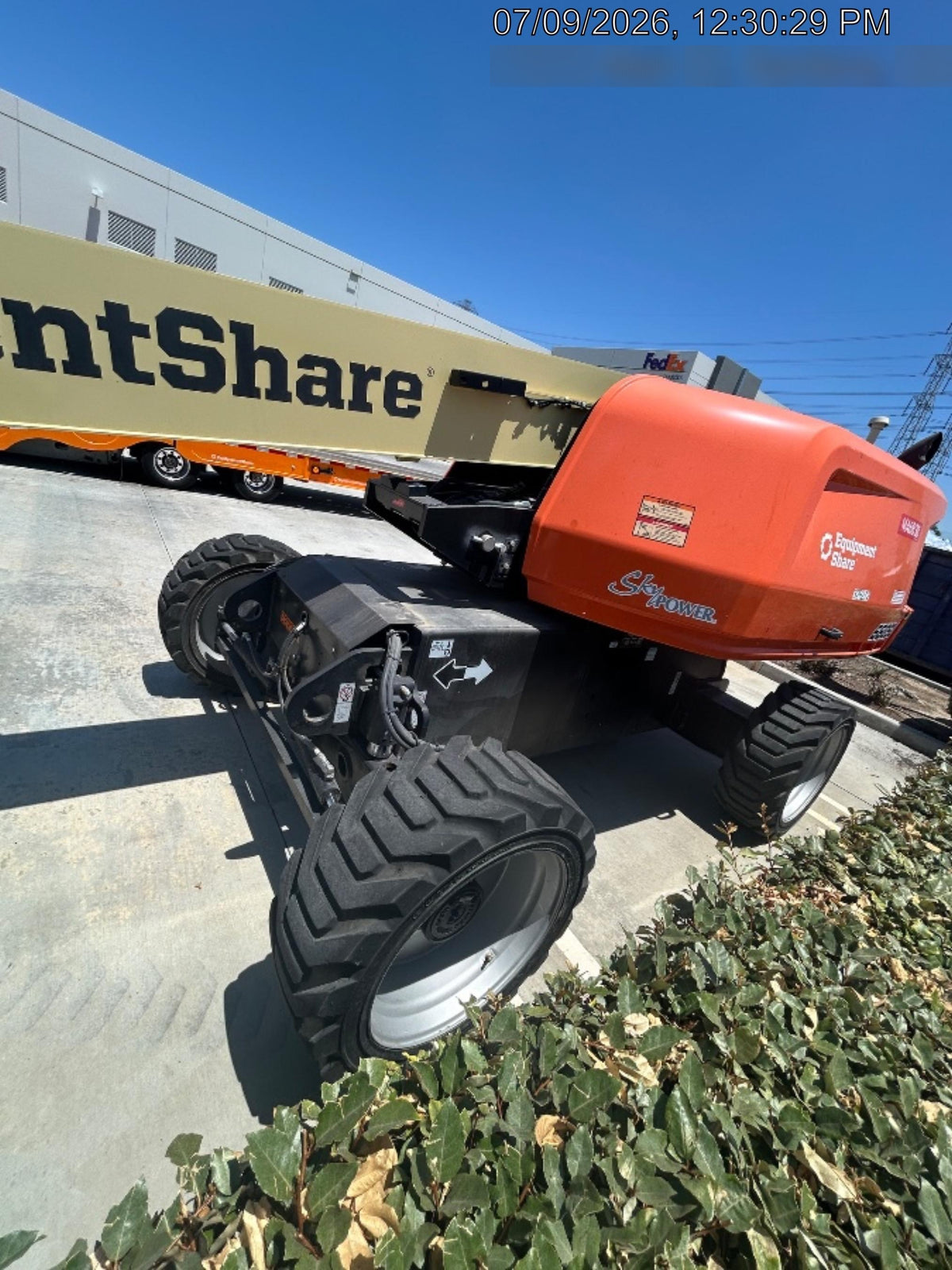 2023 JLG 660SJ