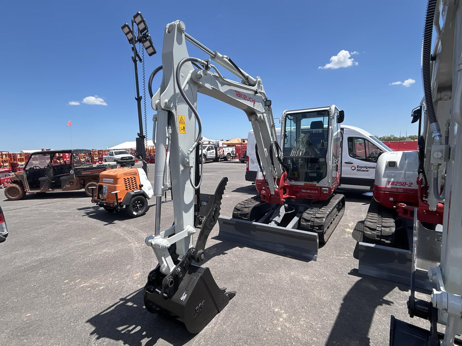 2025 TAKEUCHI TB250-2CR