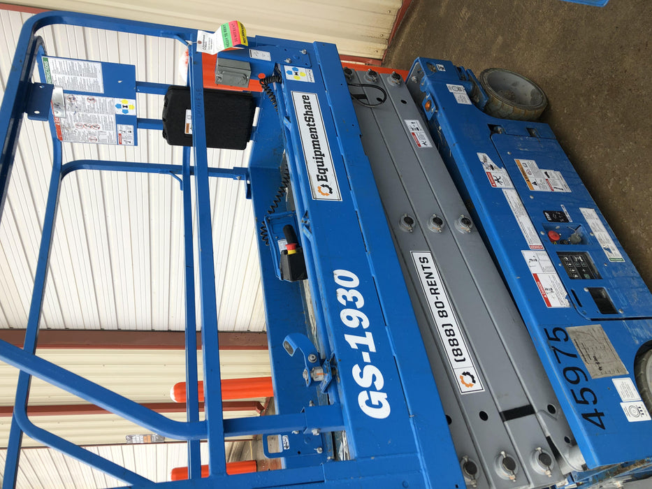 2019 Genie GS-1930 Fixed rails with chain Entry