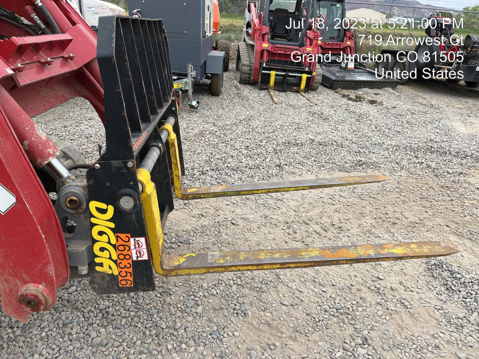 2022 DIGGA 48" Pallet Forks - Digga