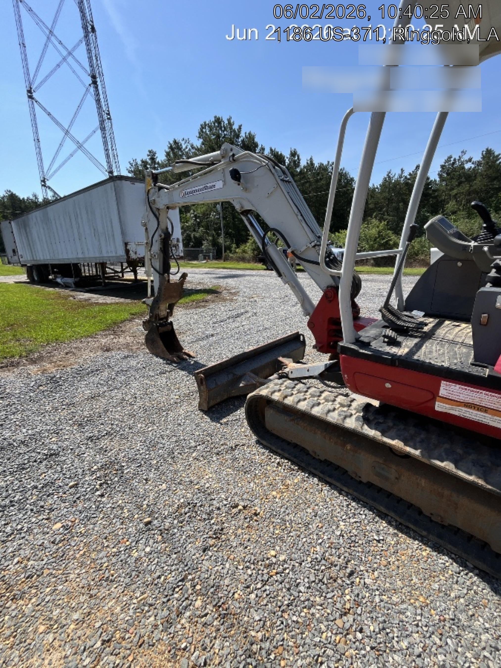 2022 TAKEUCHI TB235-2R