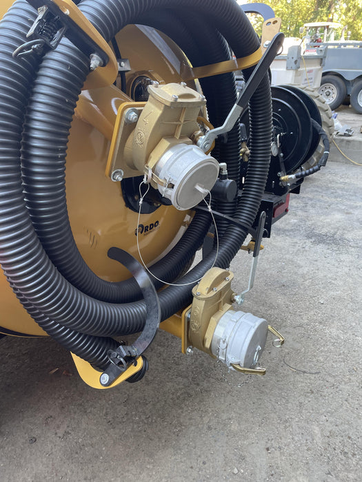 2022 Vac-Tron LP573XDT T4 Koehler Diesel Engine, 500 Gallon Debris Tank, x2 100 Gallon Water Tanks