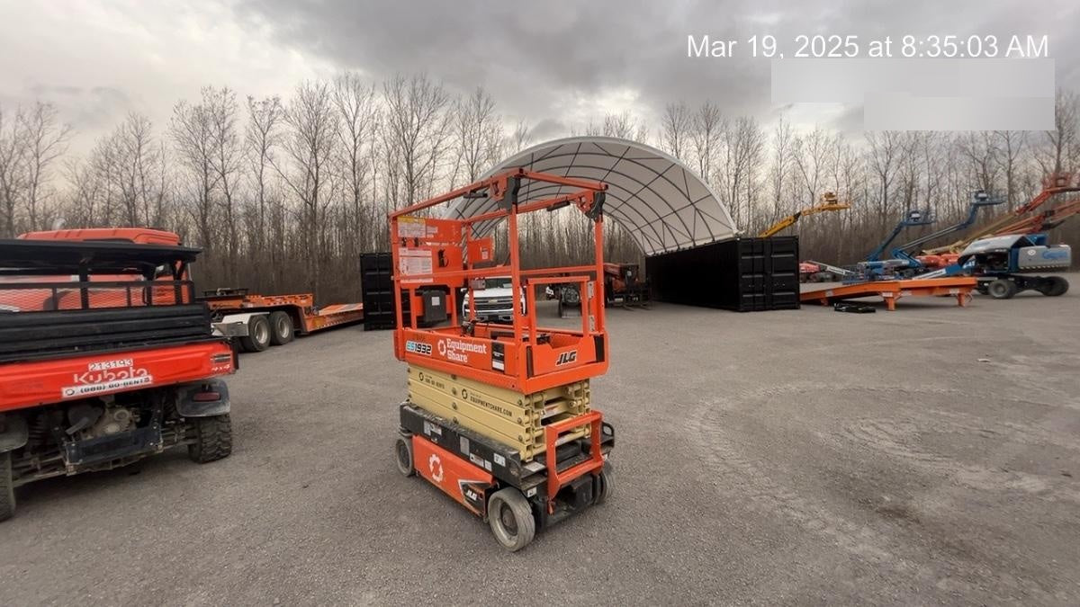 2022 JLG ES1932