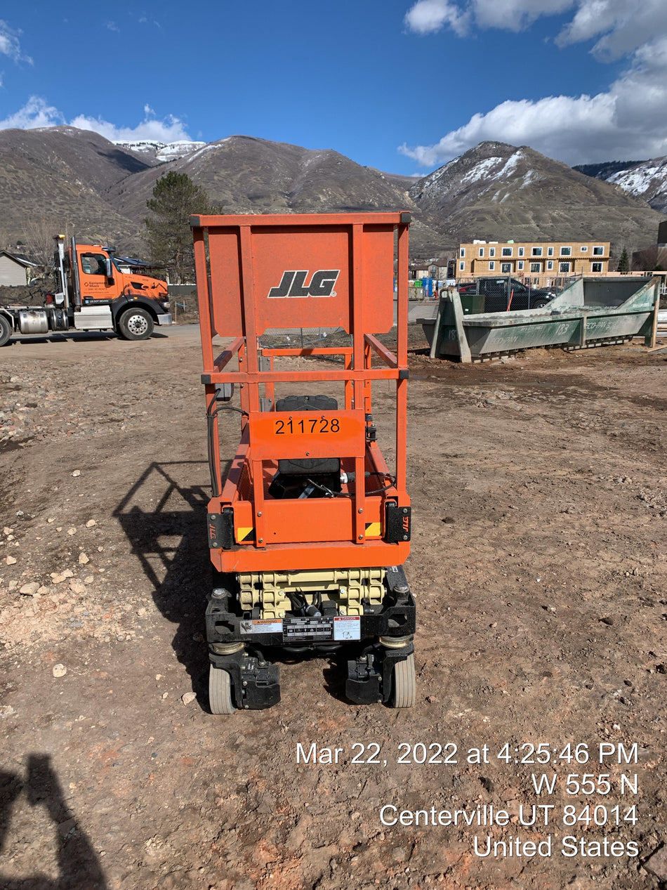 2022 JLG ES1330L