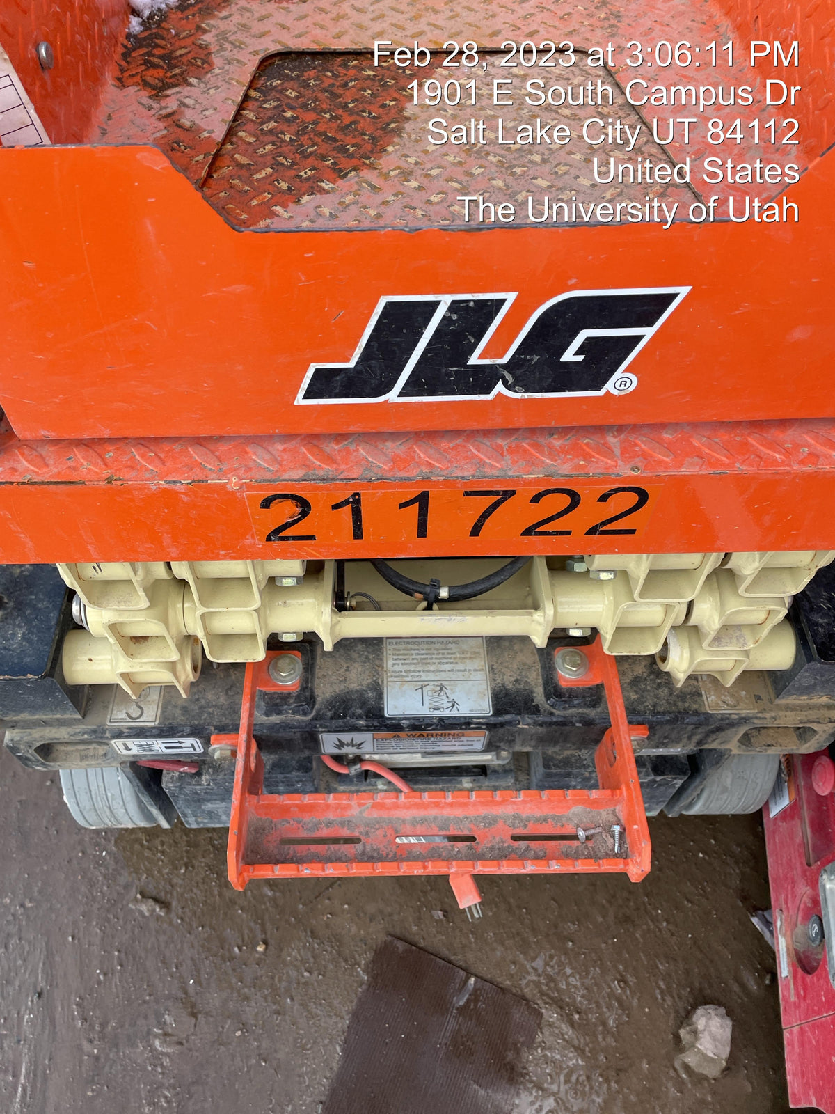 2022 JLG ES1330L