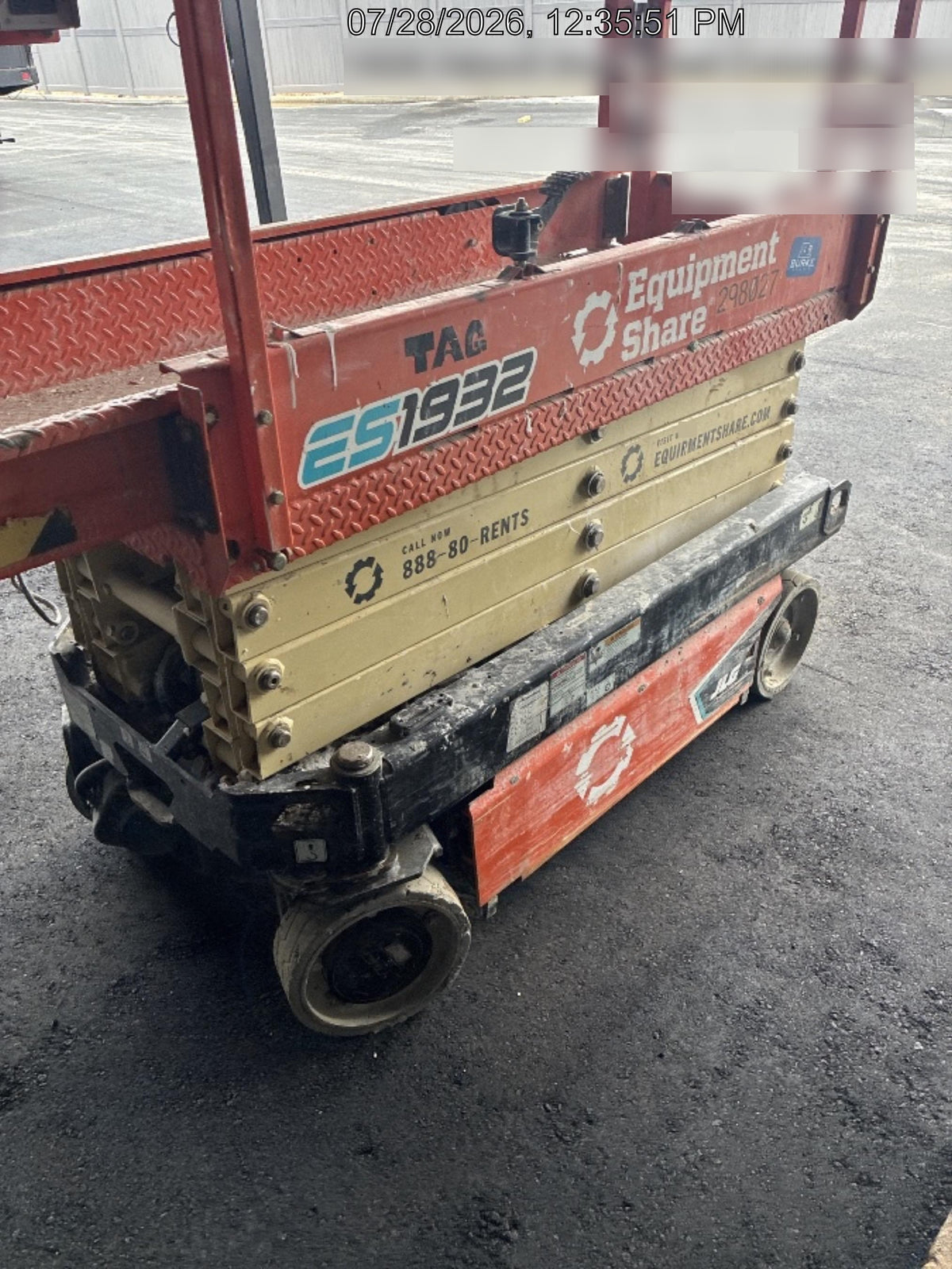 2023 JLG ES1932