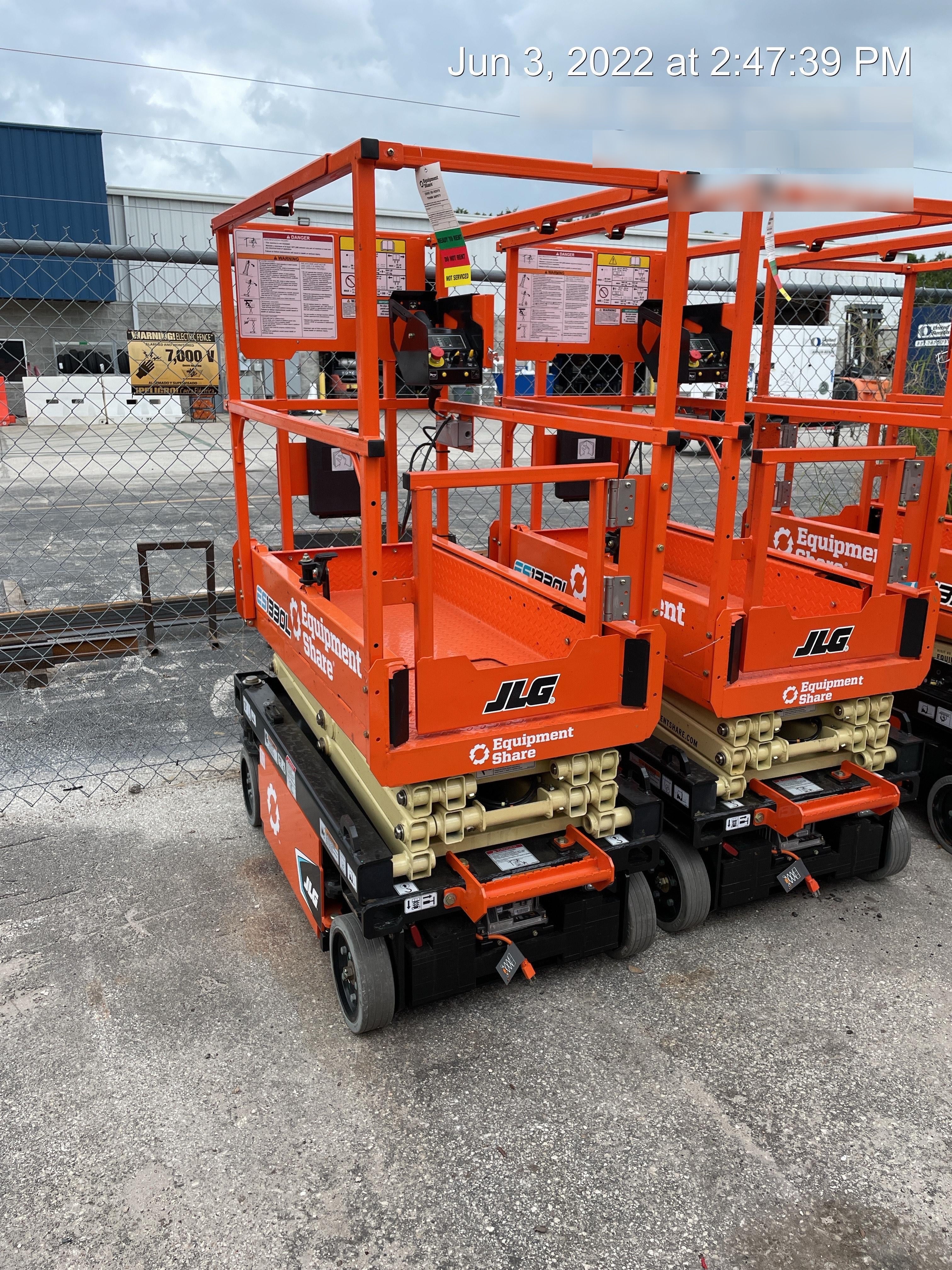 2022 JLG ES1330L