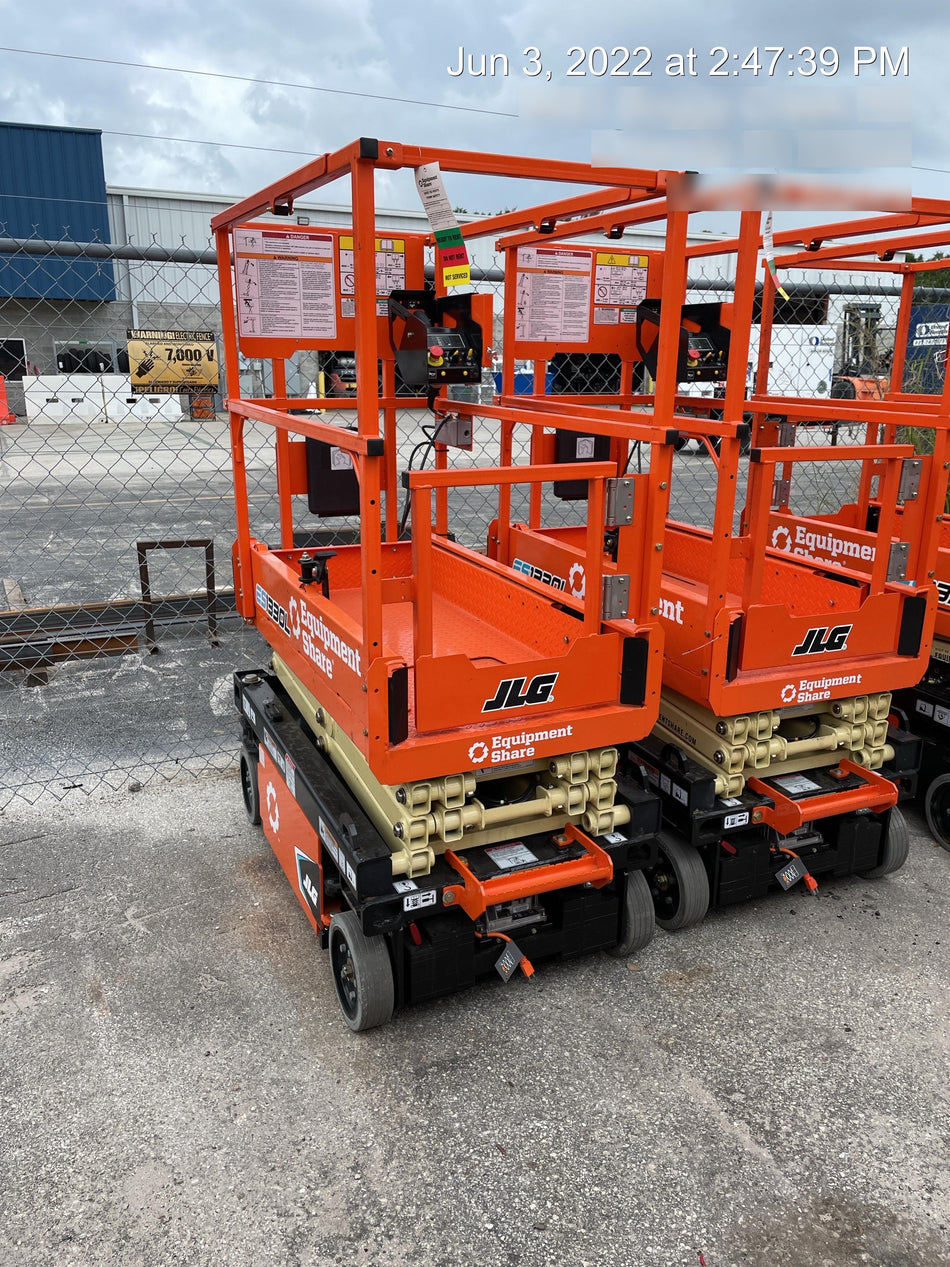 2022 JLG ES1330L