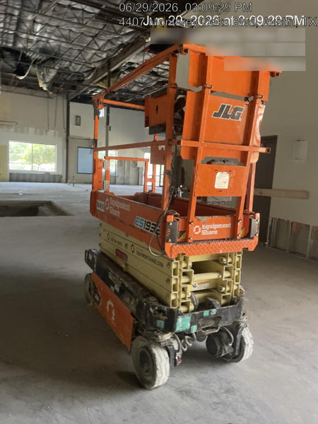 2023 JLG ES1932