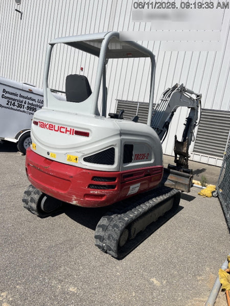 2022 TAKEUCHI TB235-2R