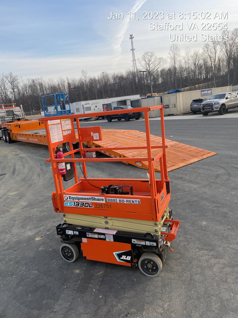 2022 JLG ES1330L