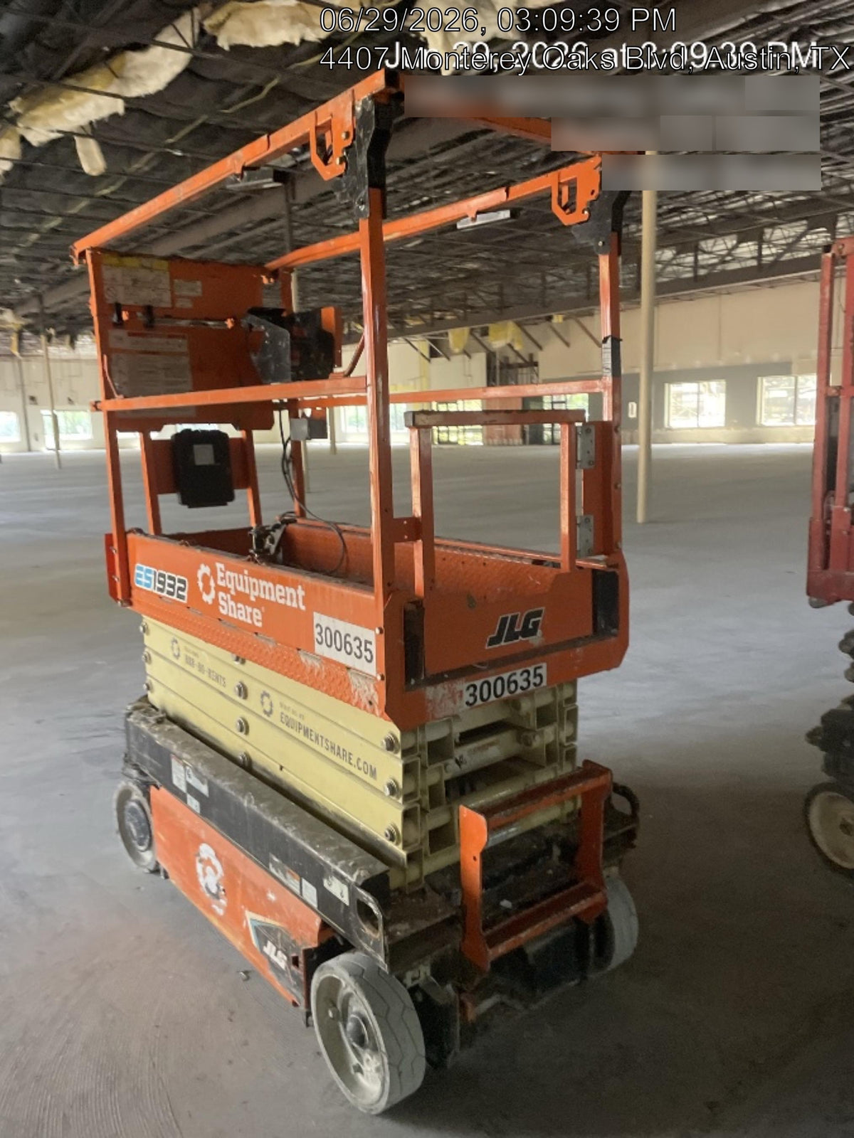 2023 JLG ES1932