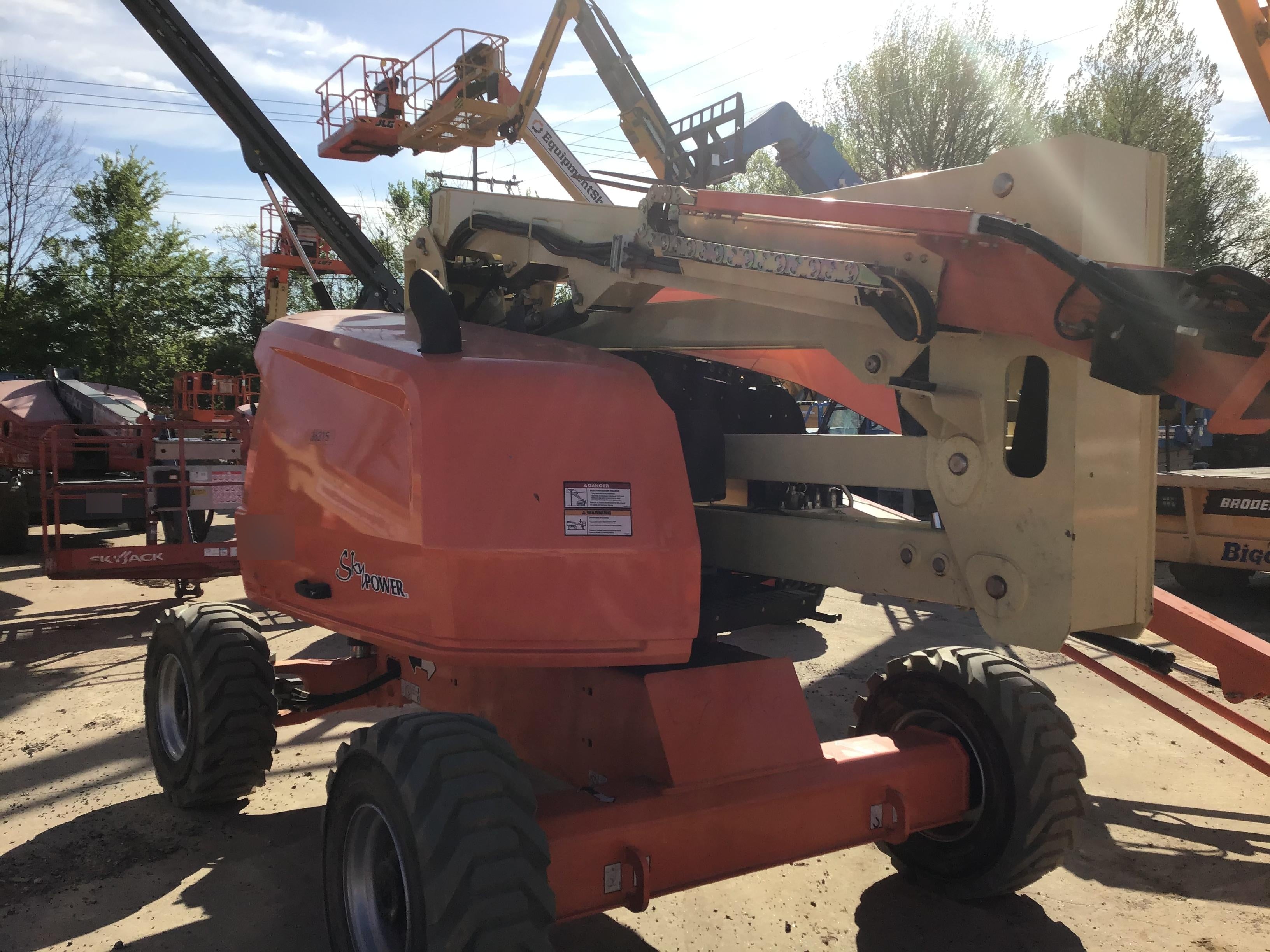 2019 JLG 450AJ