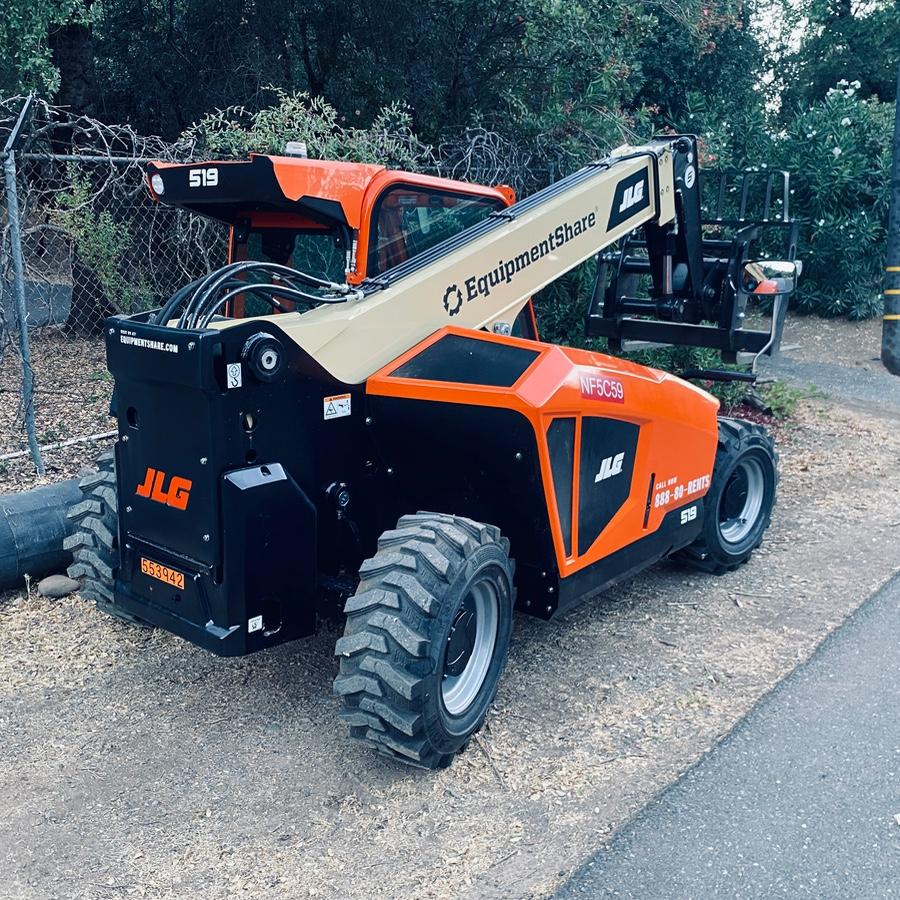 2025 JLG 519