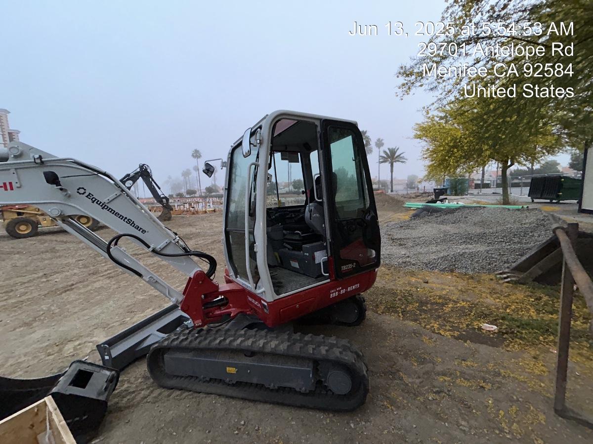 2025 TAKEUCHI TB235-2CR