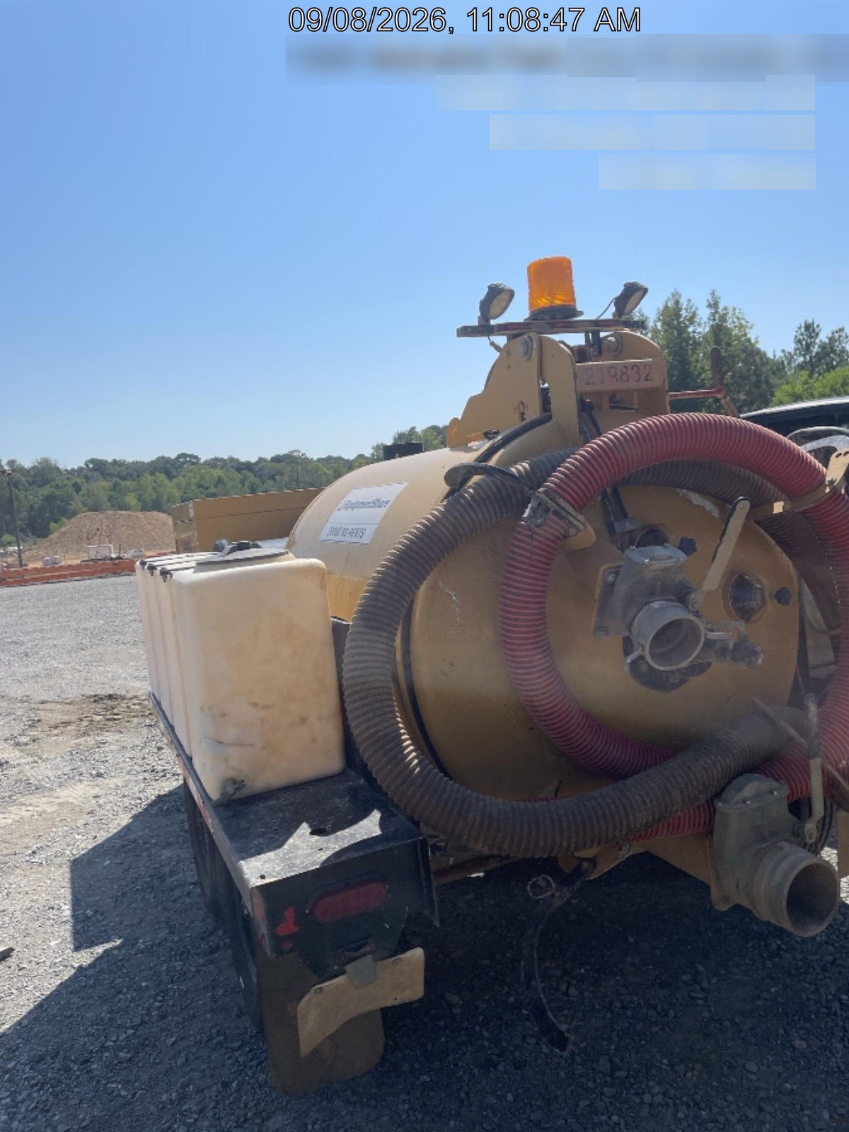 2022 Vac-Tron LP573XDT T4 Koehler Diesel Engine, 500 Gallon Debris Tank, x2 100 Gallon Water Tanks