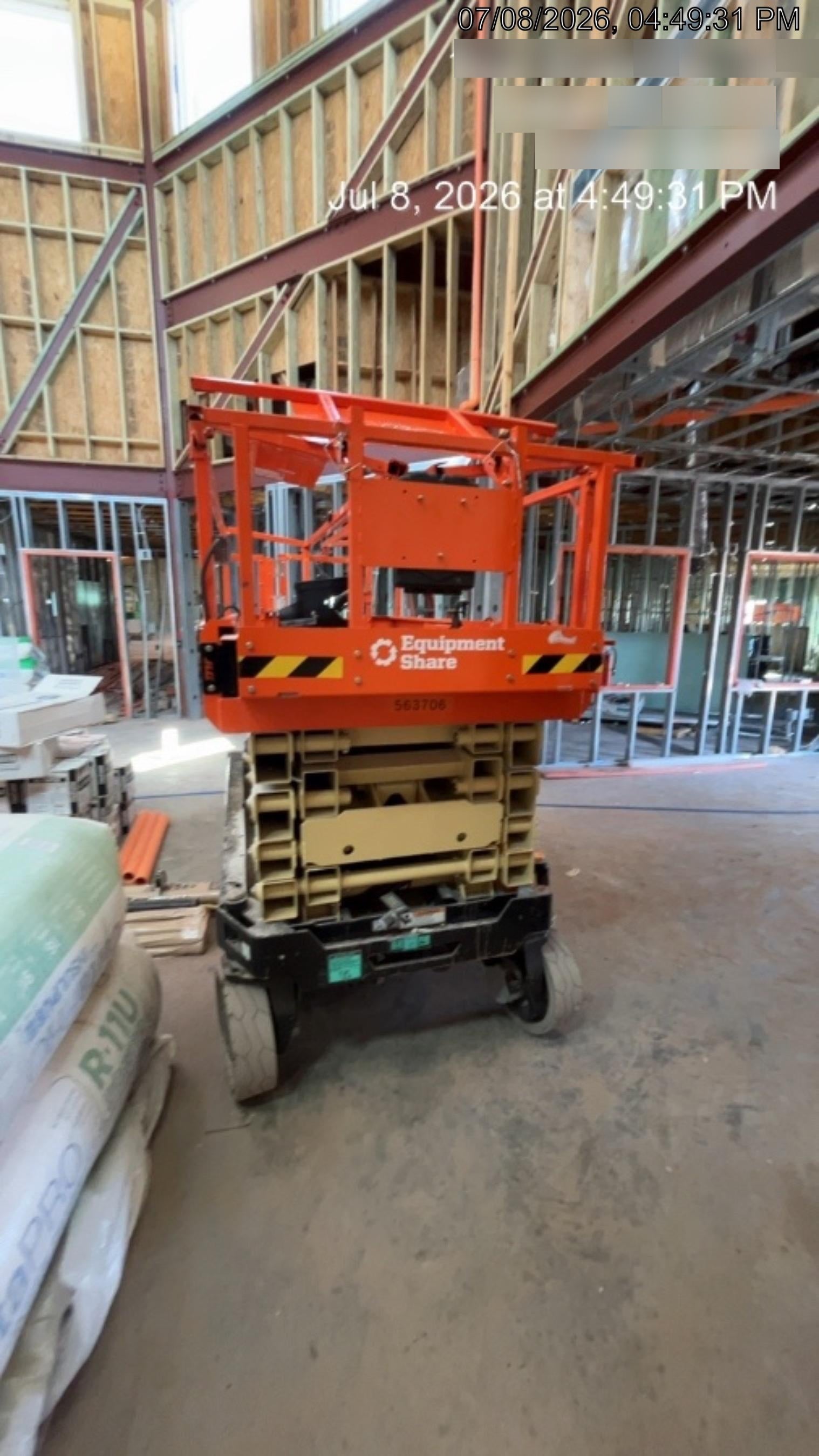 2025 JLG ES3246