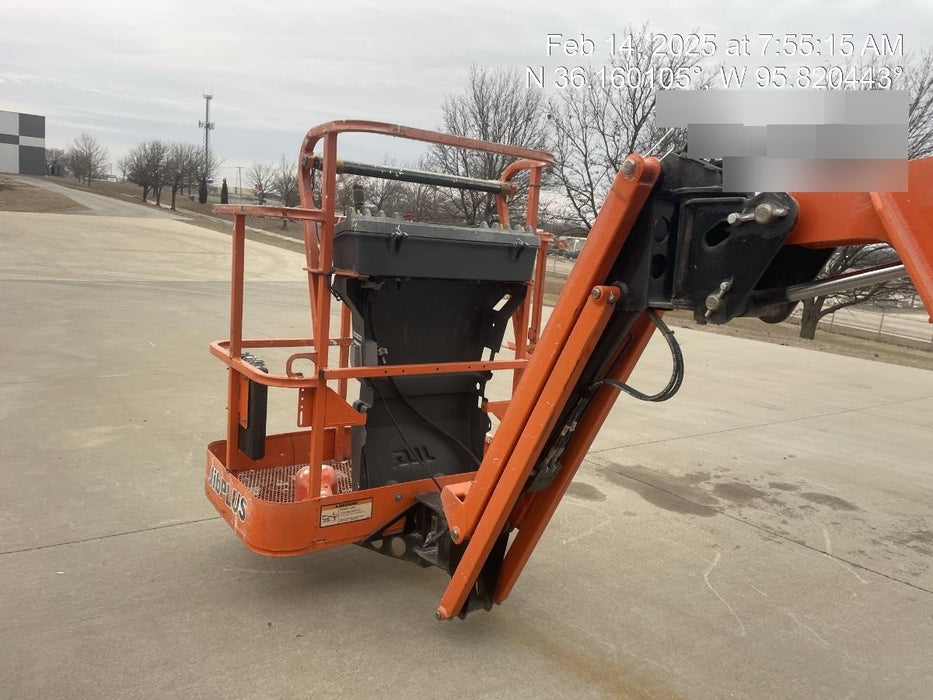 2019 JLG E300AJP
