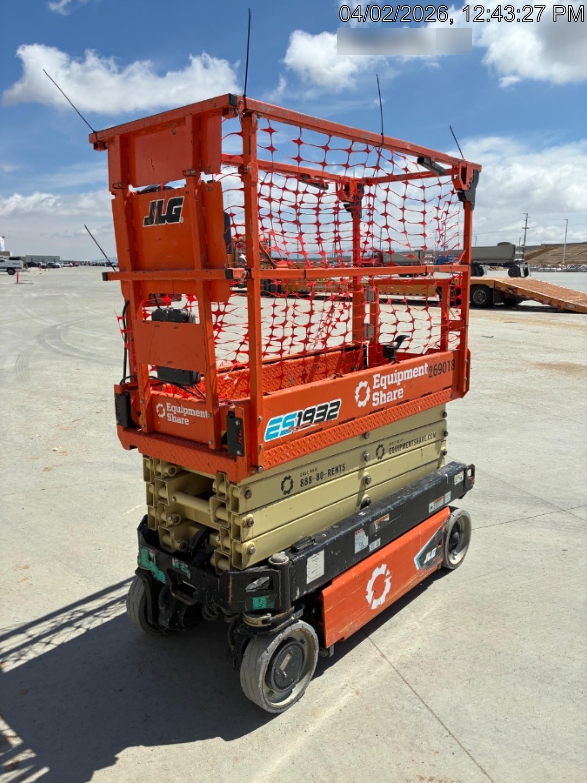 2022 JLG ES1932