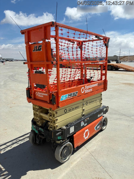 2022 JLG ES1932