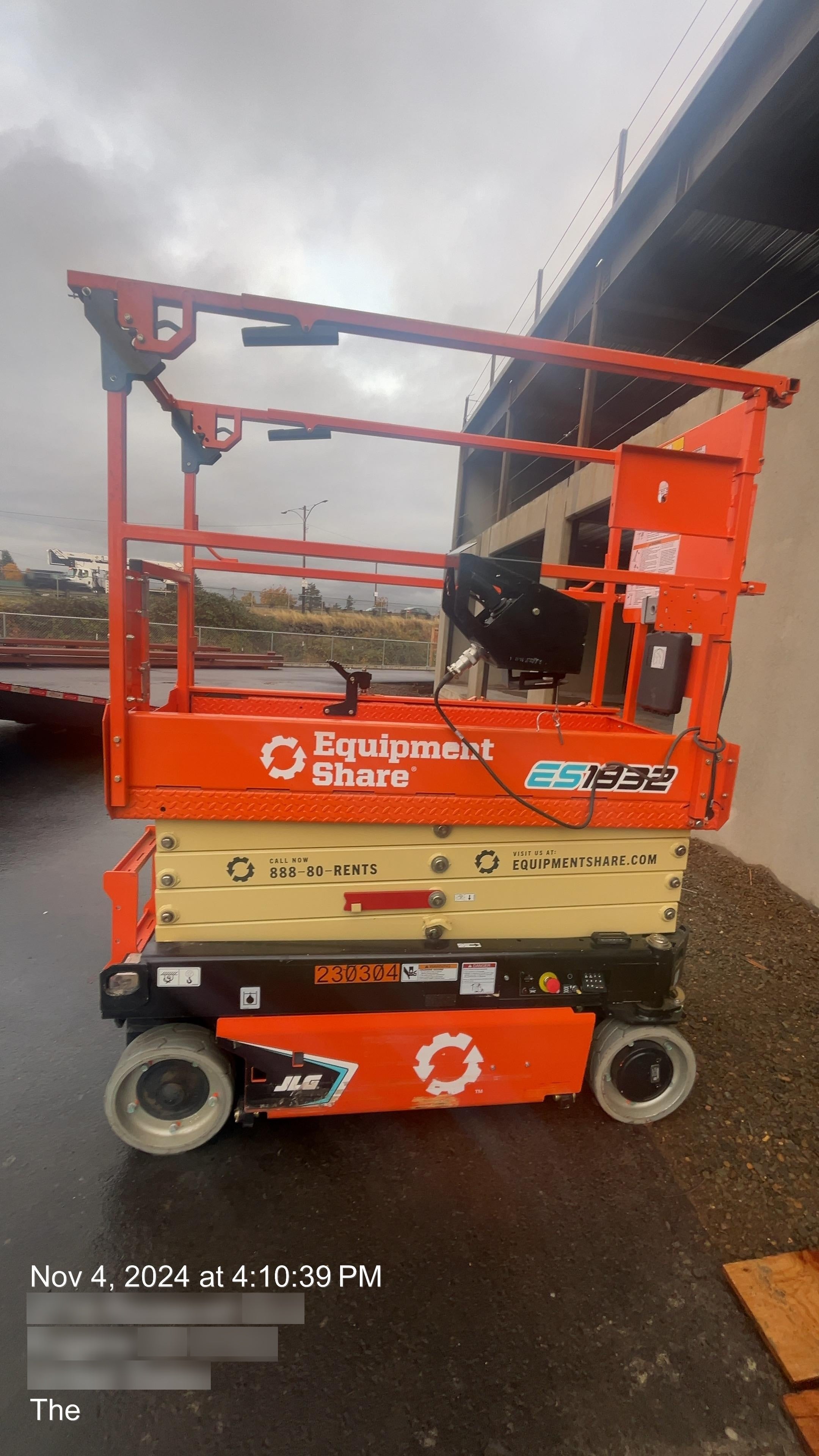2022 JLG ES1932
