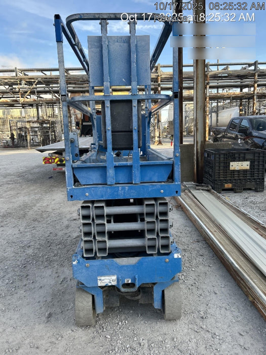 2019 Genie GS-2632 Folding rails with half height swing gate