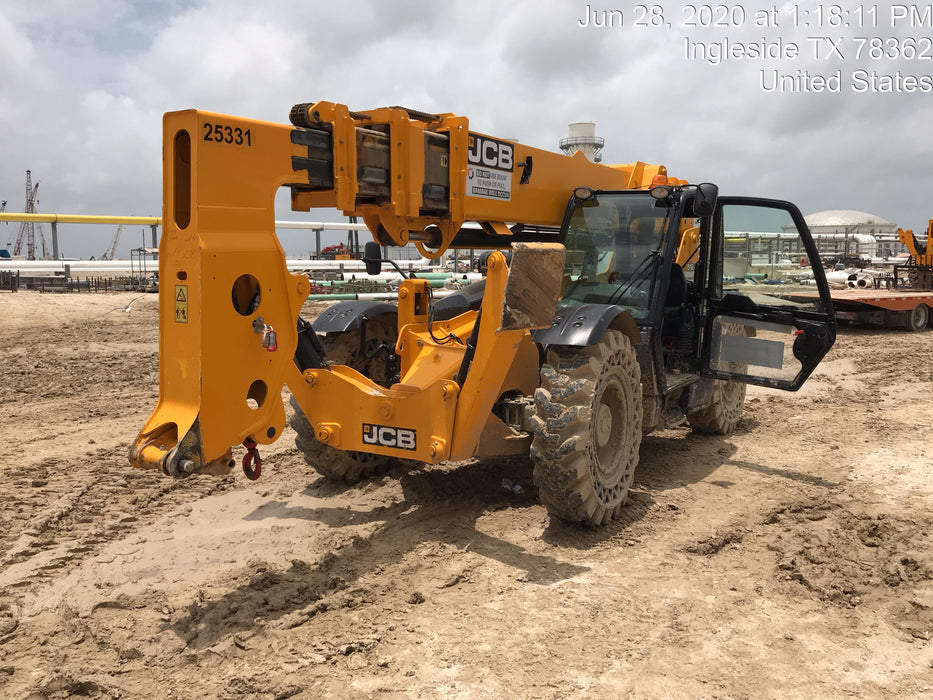 2019 JCB 512-56 109 HP w/CAB/HVAC, Beacon, Aux Hydraulics, Worklights, Solid Tires, 60" Carriage/Forks