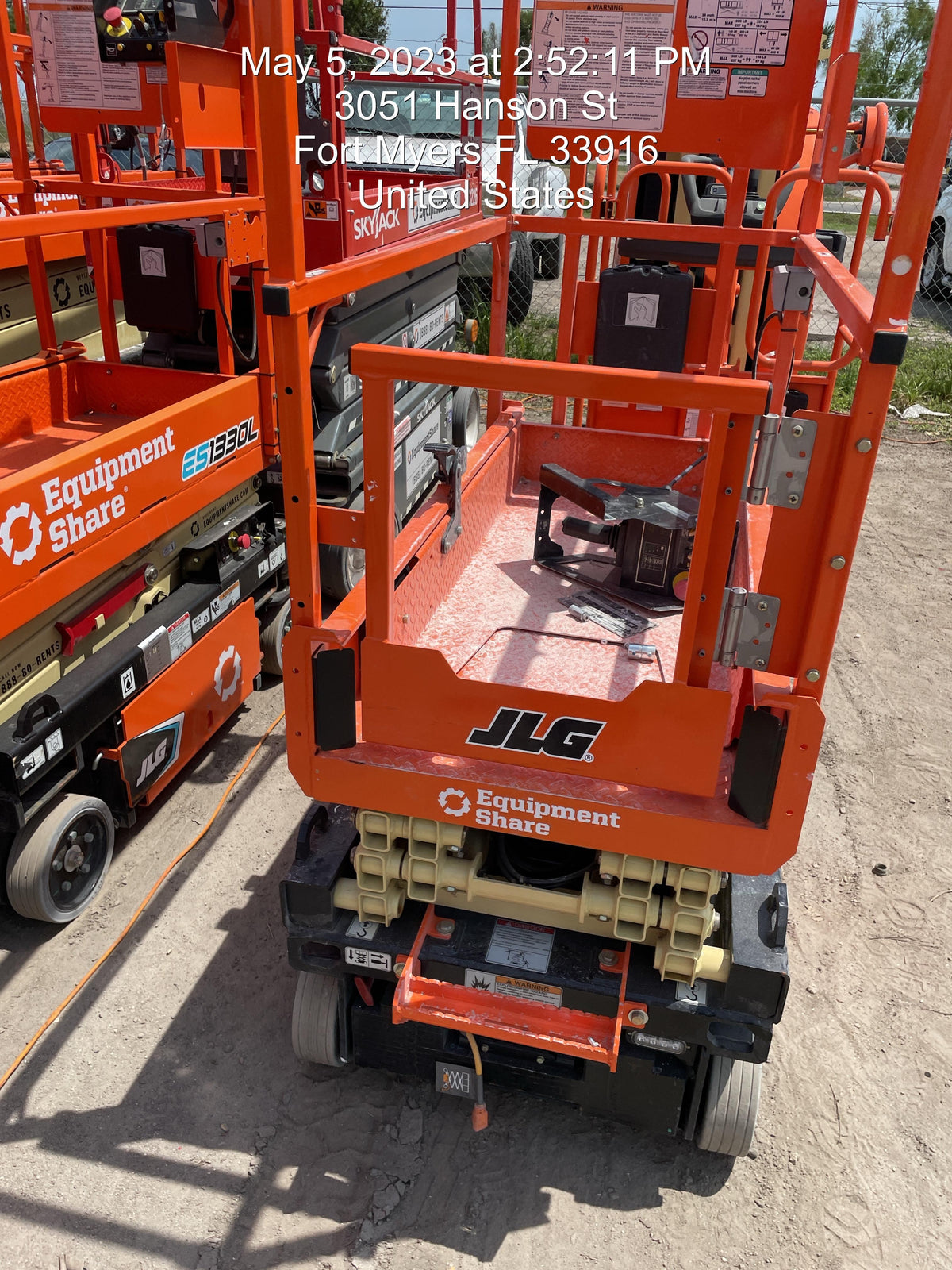 2022 JLG ES1330L