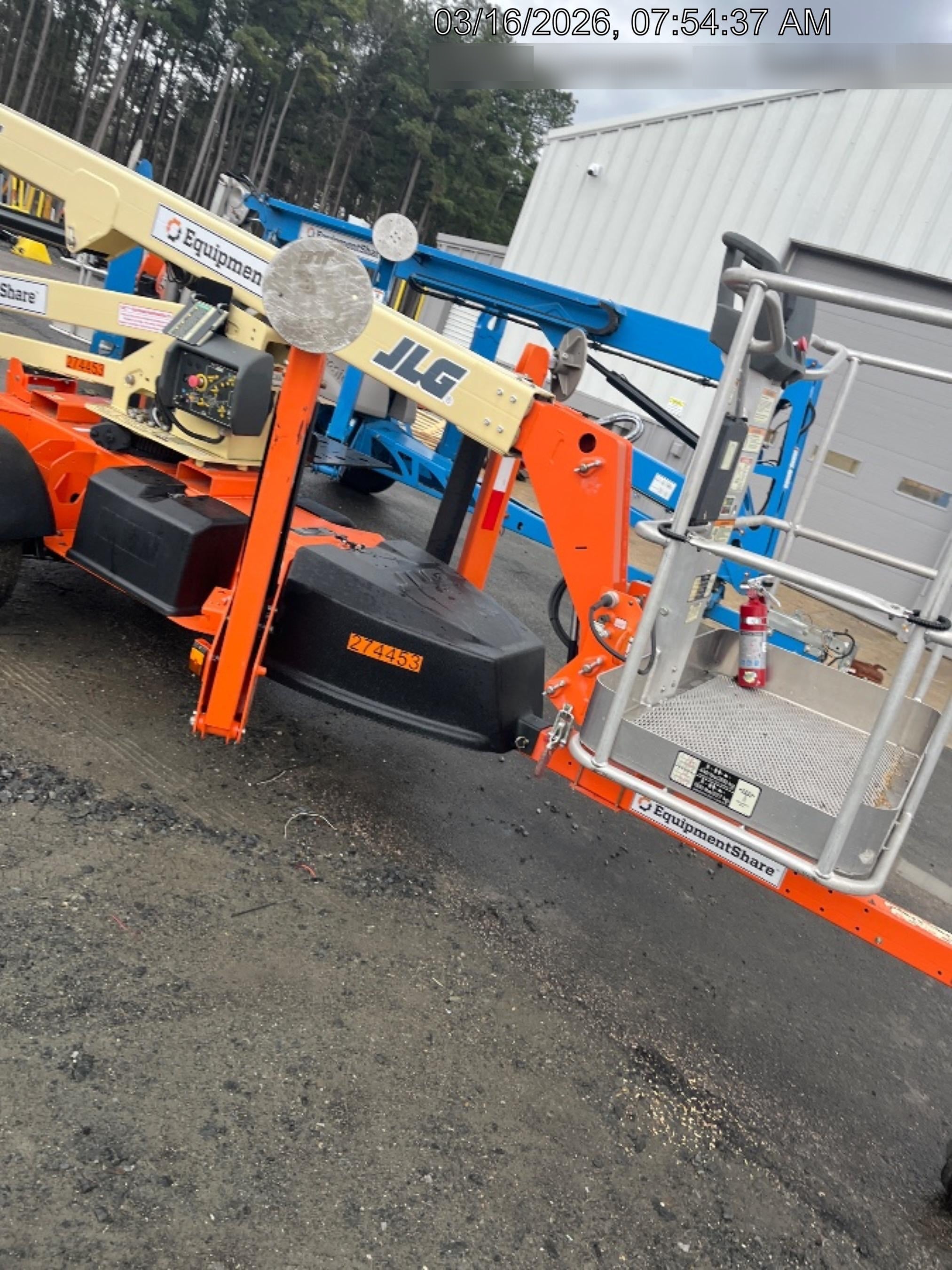 2022 JLG T350