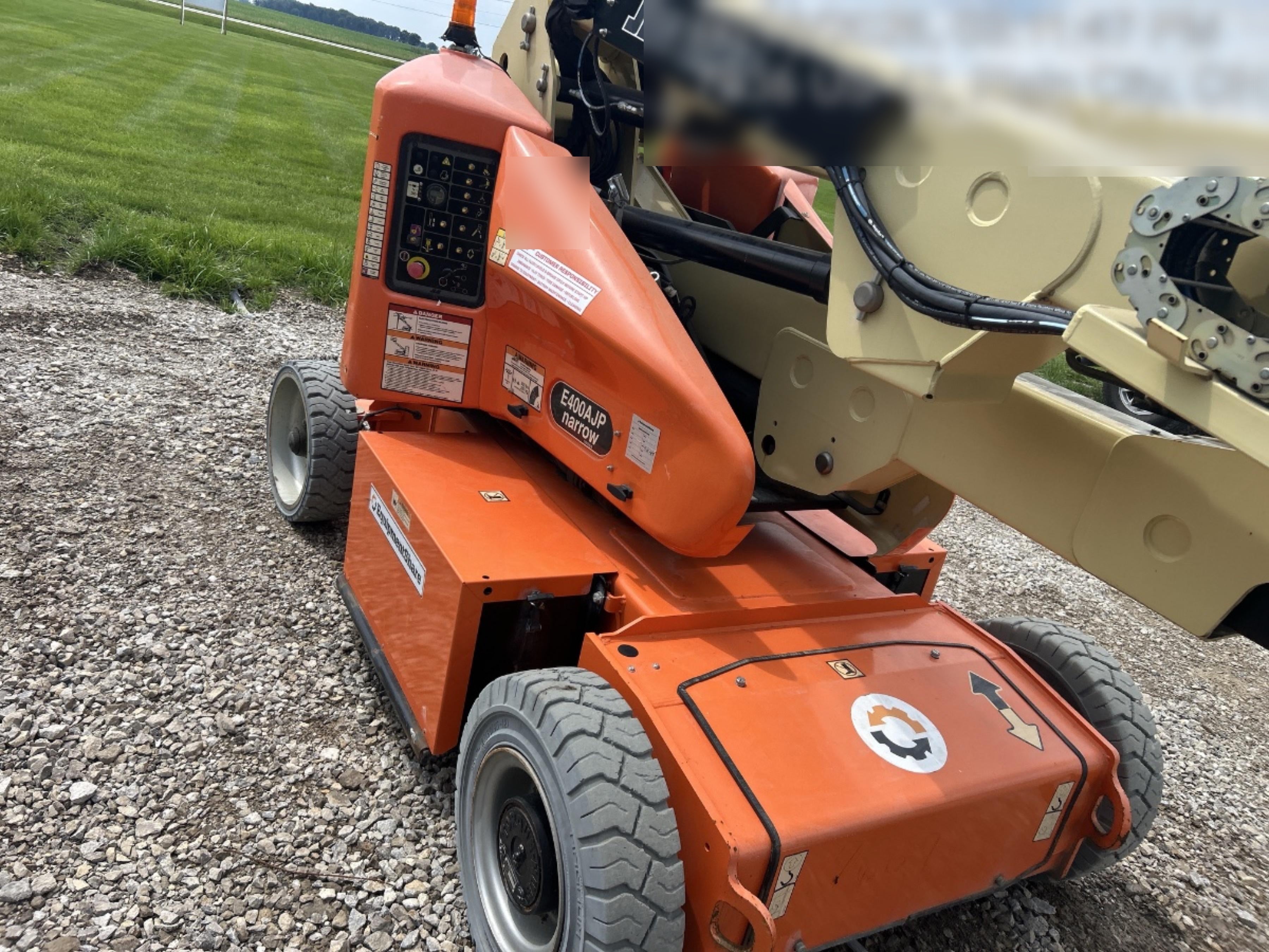 2020 JLG E400AJPN
