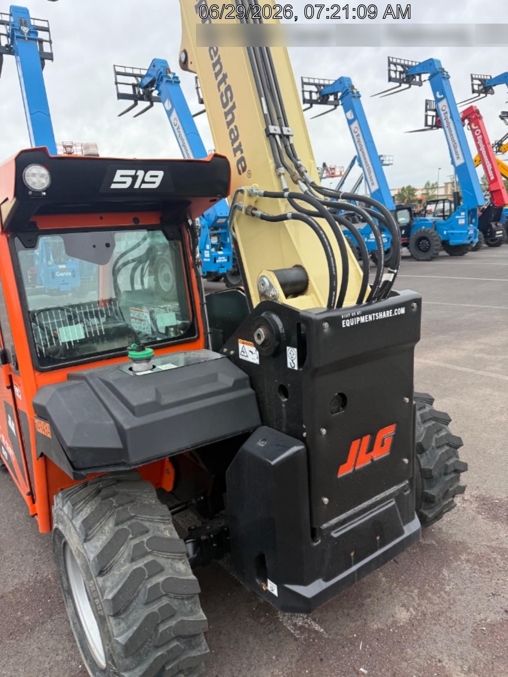 2025 JLG 519