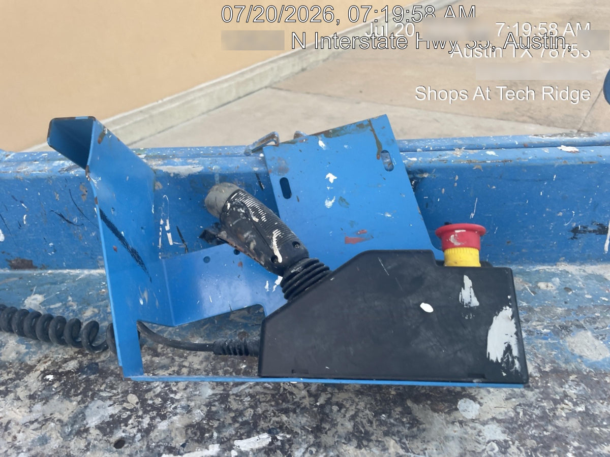 2019 Genie GS-2632 Folding rails with half height swing gate
