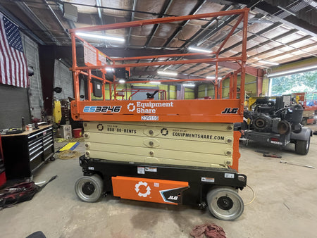 2022 JLG ES3246