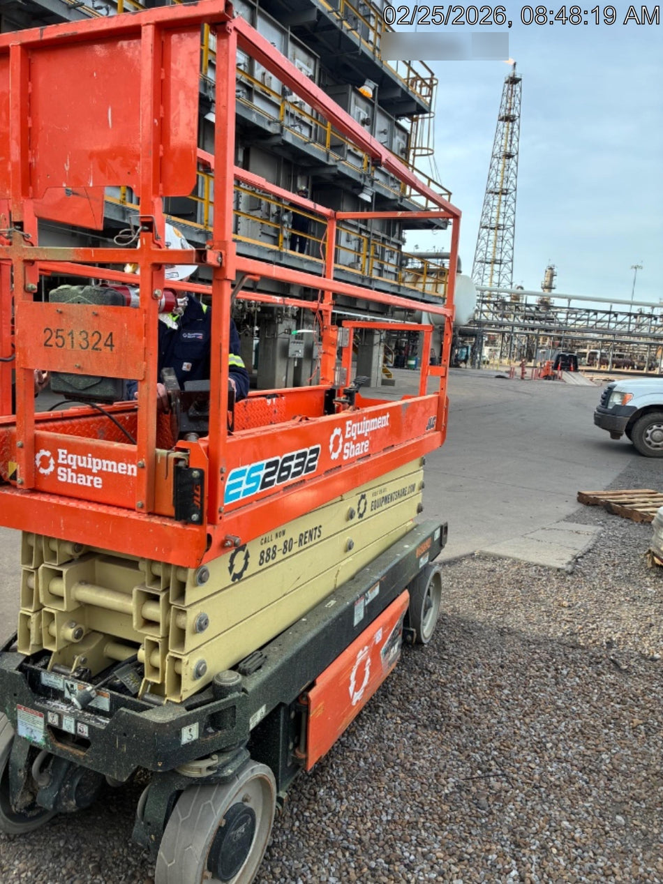 2022 JLG ES2632