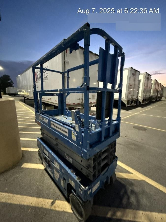 2020 Genie GS-1930 Solid Non Marking Tires, Beacon, Folding rails with half height swing gate