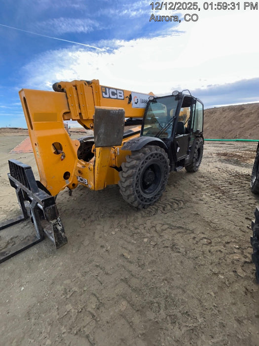 2019 JCB 512-56 Enclosed Cab, 109 HP, Solid Tires, Worklights, Beacon, Aux Hydraulics, Lifting Eye w/66" Carriage/60" Forks