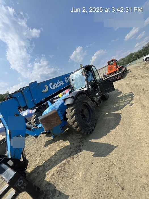 2018 Genie GTH-1056 Genie GTH-1056 w/Enclosed Cab w/HVAC, Work Lights, Solid Tires, Beacon, 60" Carriage and Forks