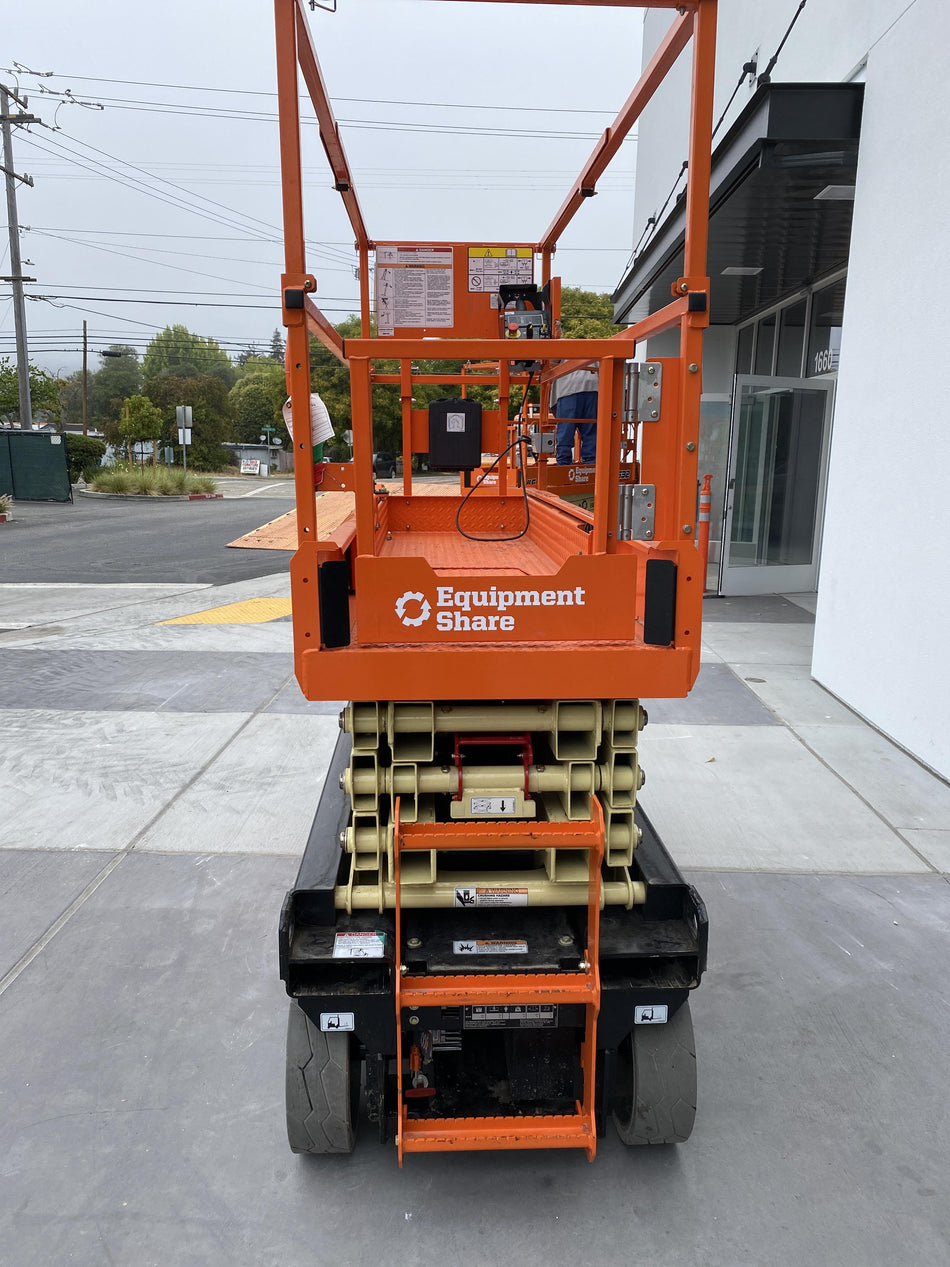 2022 JLG ES2632
