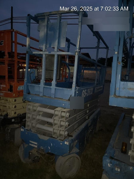 2019 Genie GS-2632 Folding rails with half height swing gate