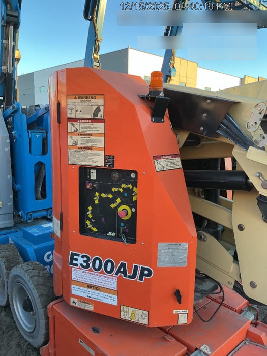 2019 JLG E300AJP