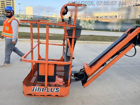2019 JLG E300AJP