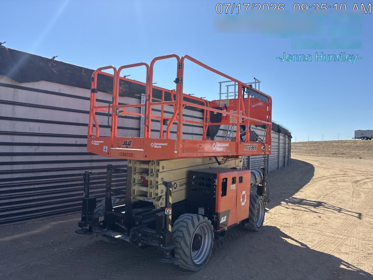 2022 JLG RT3369