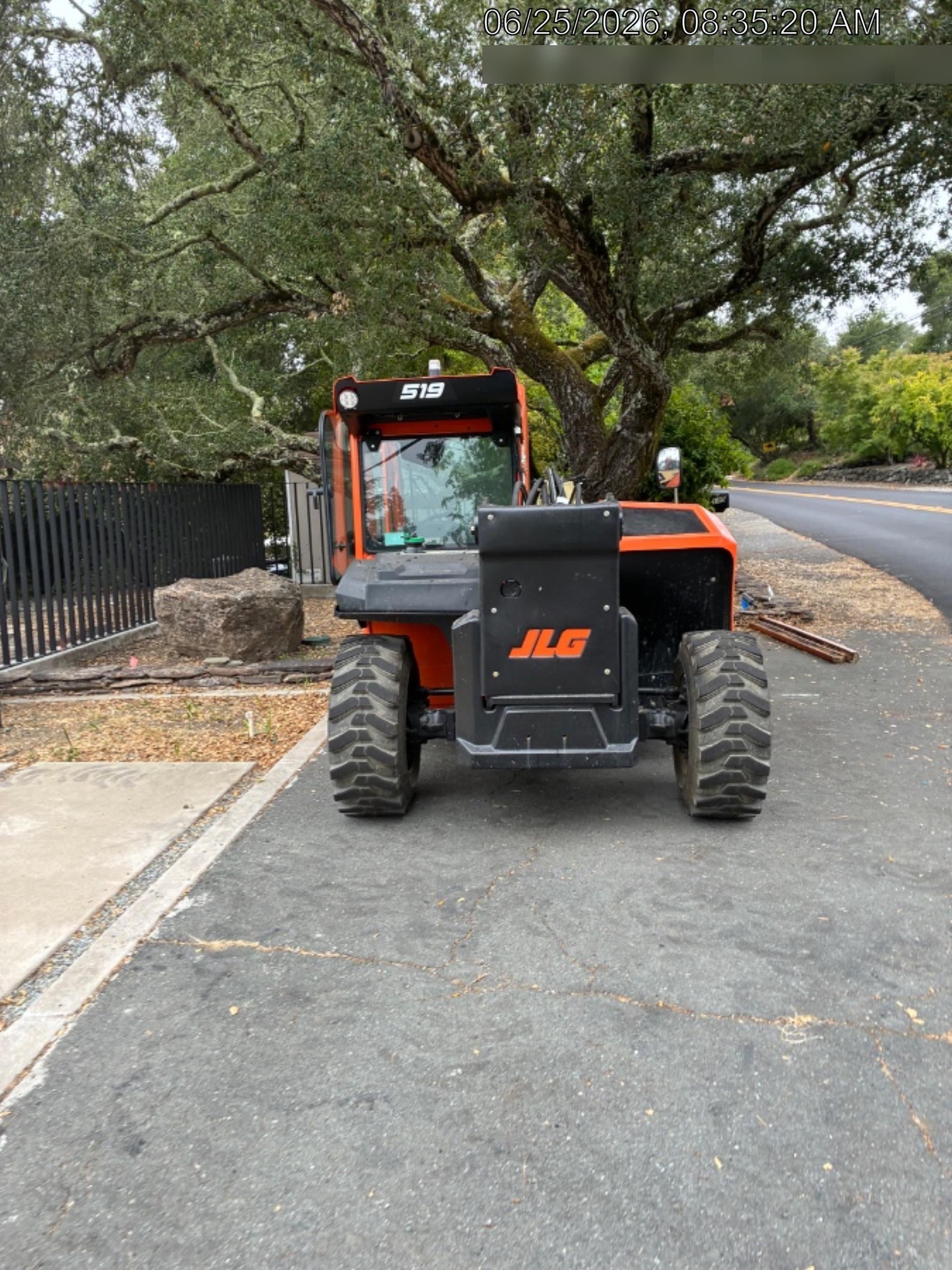 2025 JLG 519