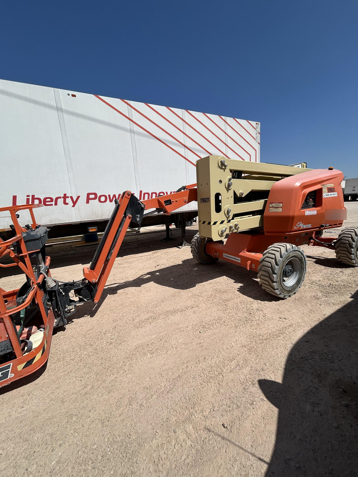 2021 JLG 450AJ