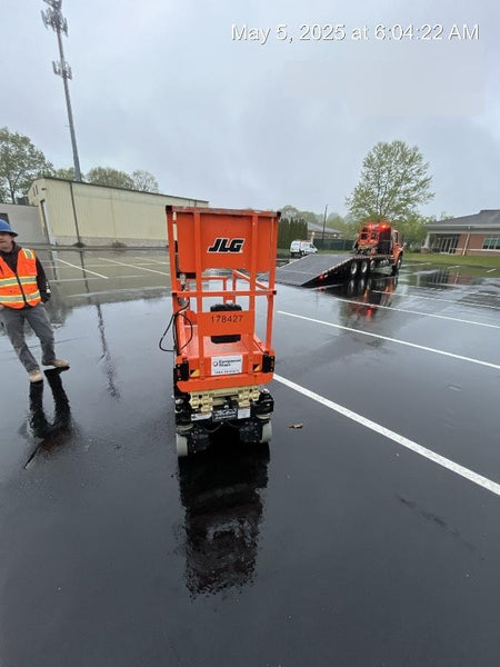 2021 JLG ES1330L